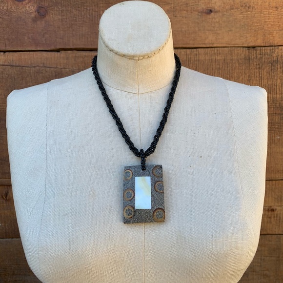 VTG 90s Abstract Abalone Necklace Handmade in Bali - Picture 5 of 10